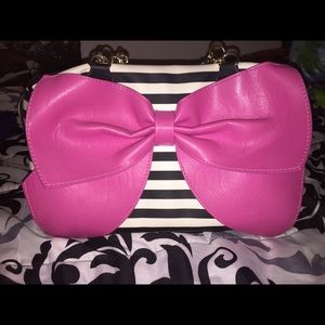 Betsey Johnson handbag with pink big bow 💕